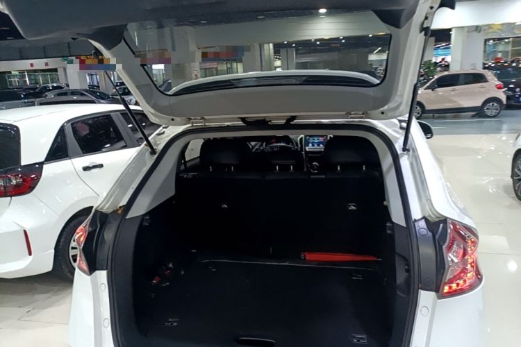 Used Luxgen U6 SUV 2015 1.8T Enhanced Charm Edition Trunk
