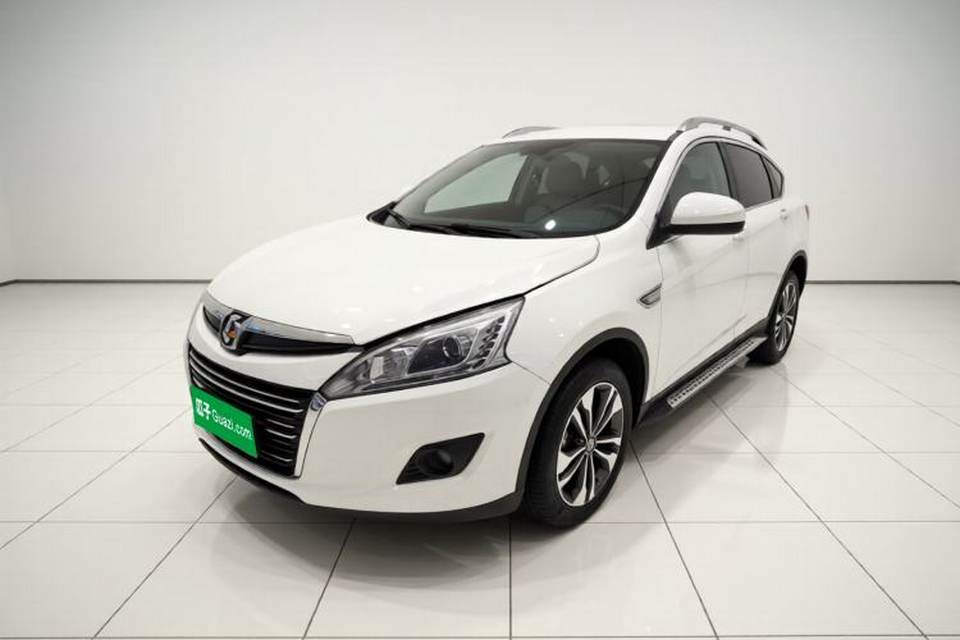 Luxgen U6 SUV 2015