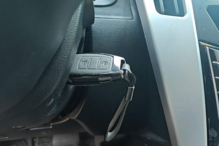 Used Luxgen U6 SUV 2015 1.8T Fashion Edition Vehicle Key