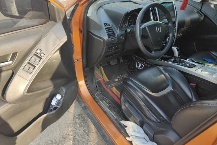 Used Luxgen U6 SUV 2015 1.8T New Creation Type Driver Seat