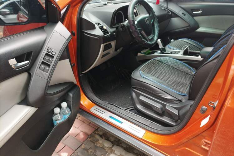 Used Luxgen U6 SUV 2015 1.8T Fashion Edition Driver Seat