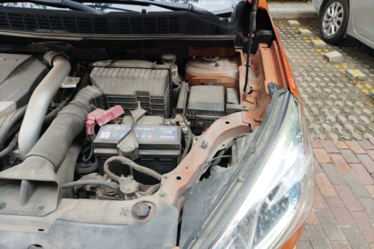 Used Luxgen U6 SUV 2015 1.8T Fashion Edition Engine Bay Left