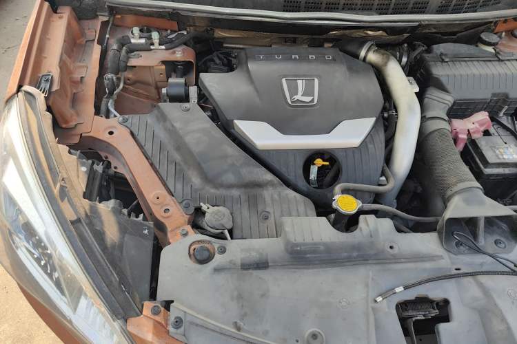 Used Luxgen U6 SUV 2015 1.8T New Creation Type Engine Bay Right