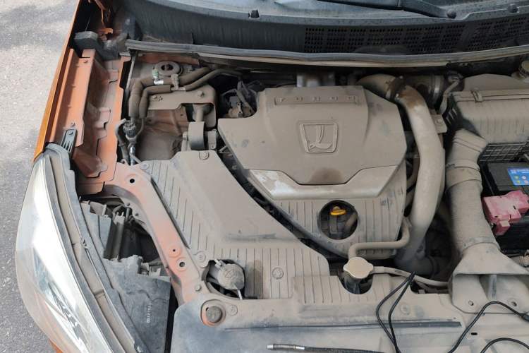 Used Luxgen U6 SUV 2015 1.8T ZhiZun Model Engine Bay Right