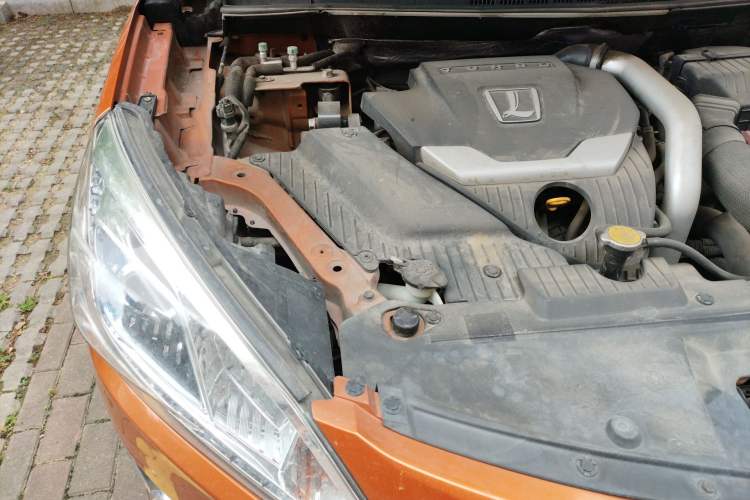 Used Luxgen U6 SUV 2015 1.8T Fashion Edition Engine Bay Right