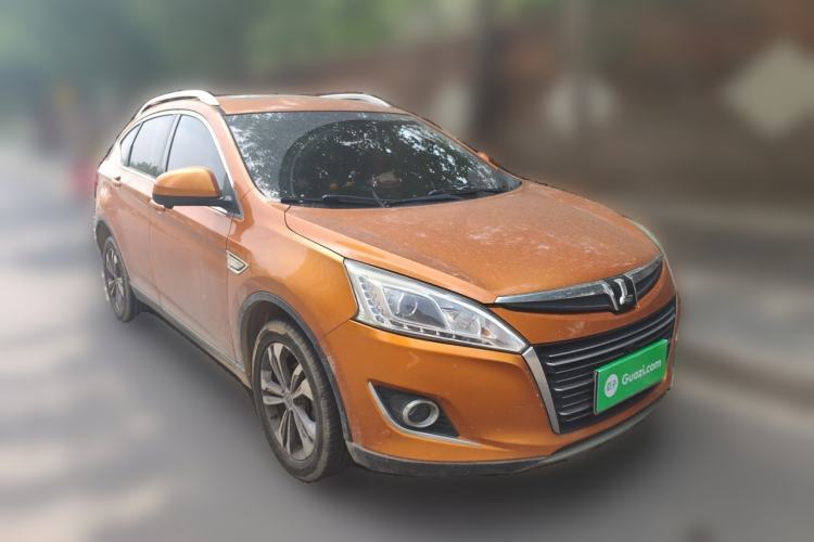 Used Luxgen U6 SUV 2015 1.8T ZhiZun Model Front Right 45 Deg