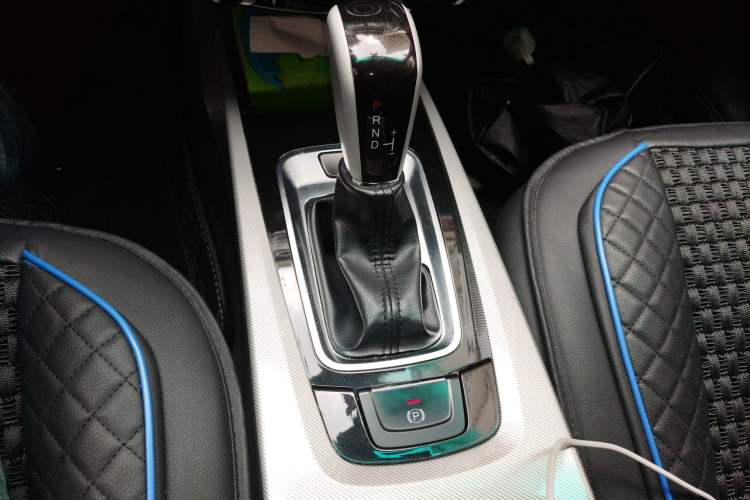 Used Luxgen U6 SUV 2015 1.8T Fashion Edition Gear Lever