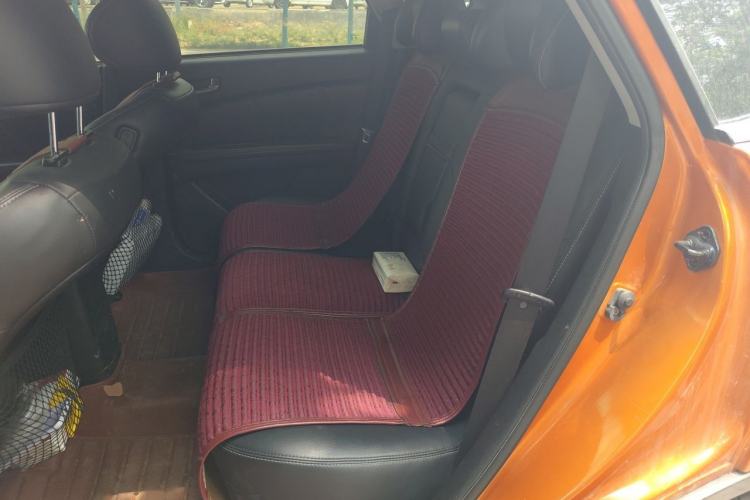 Used Luxgen U6 SUV 2015 1.8T ZhiZun Model Left Rear Seat