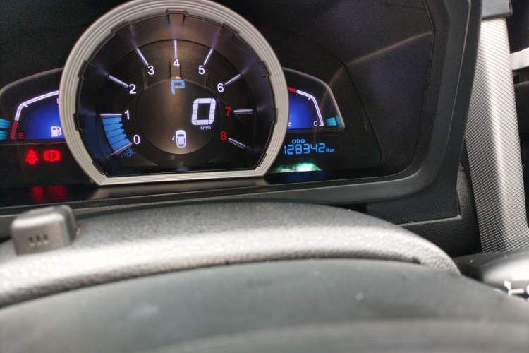 Used Luxgen U6 SUV 2015 1.8T Fashion Edition Odometer Close Up