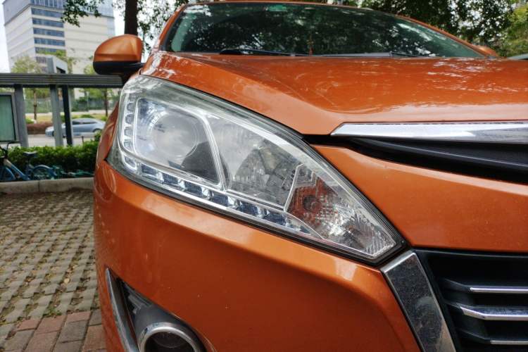 Used Luxgen U6 SUV 2015 1.8T Fashion Edition Right Front Headlight
