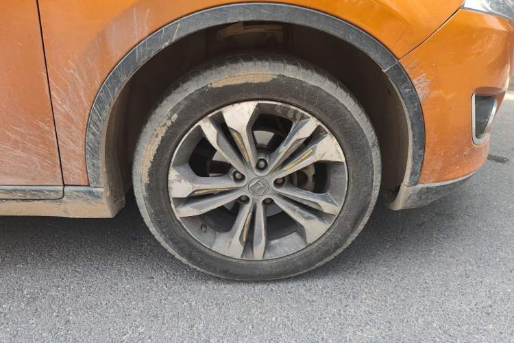 Used Luxgen U6 SUV 2015 1.8T ZhiZun Model Right Front Wheel Hub