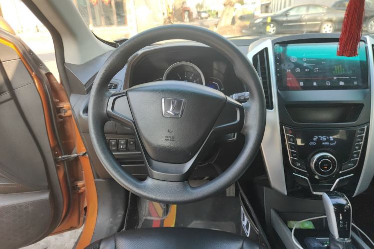 Used Luxgen U6 SUV 2015 1.8T New Creation Type Steering Wheel