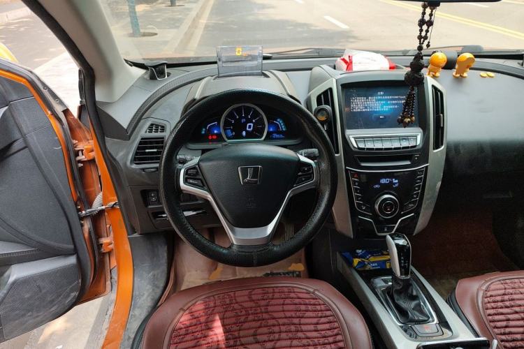 Used Luxgen U6 SUV 2015 1.8T ZhiZun Model Steering Wheel