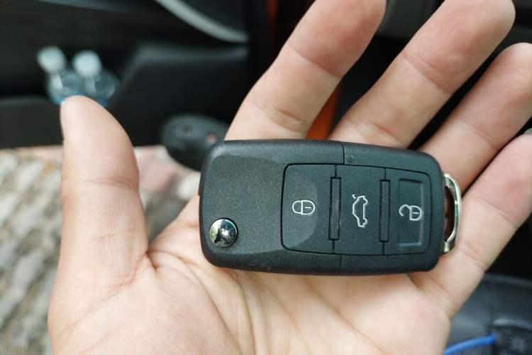 Used Luxgen U6 SUV 2015 1.8T Fashion Edition Vehicle Key