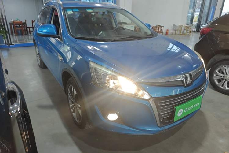 Used Luxgen U6 SUV 2016 1.8T Style Value Model Front Right 45 Deg