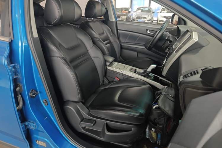 Used Luxgen U6 SUV 2016 1.8T Style Value Model Right Front Seat