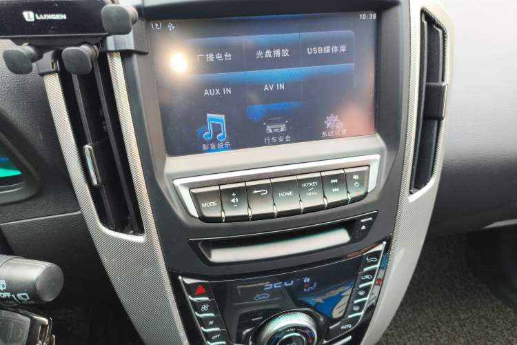 Used Luxgen U6 SUV 2016 1.8T Style Value Model Audio And AC Panel