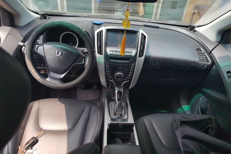 Used Luxgen U6 SUV 2016 1.8T Style Value Model Center Console