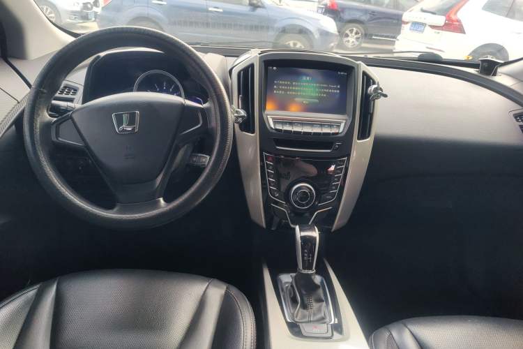 Used Luxgen U6 SUV 2016 1.8T Style Value Model Center Console