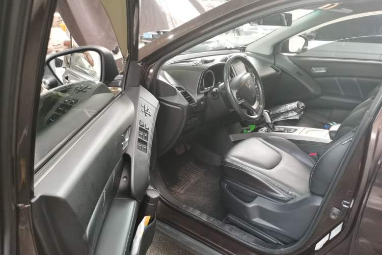 Used Luxgen U6 SUV 2016 1.8T ZhiZun Model Driver Seat