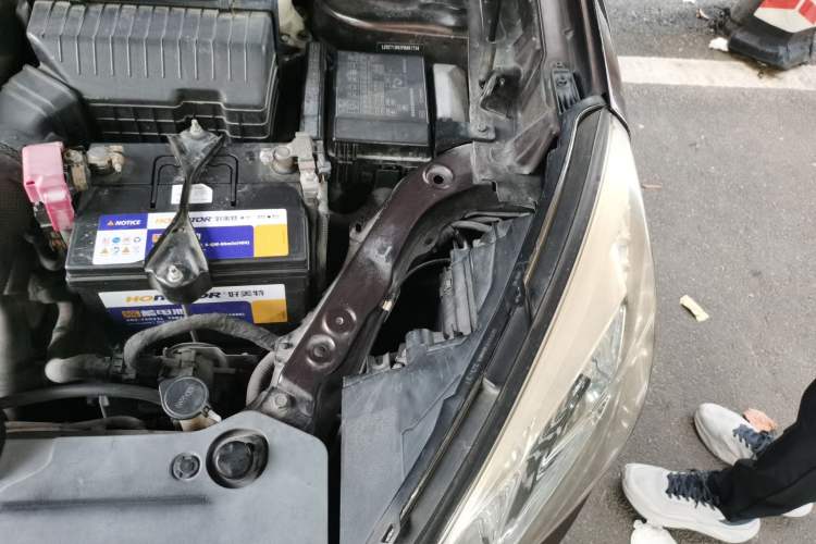 Used Luxgen U6 SUV 2016 1.8T ZhiZun Model Engine Bay Left