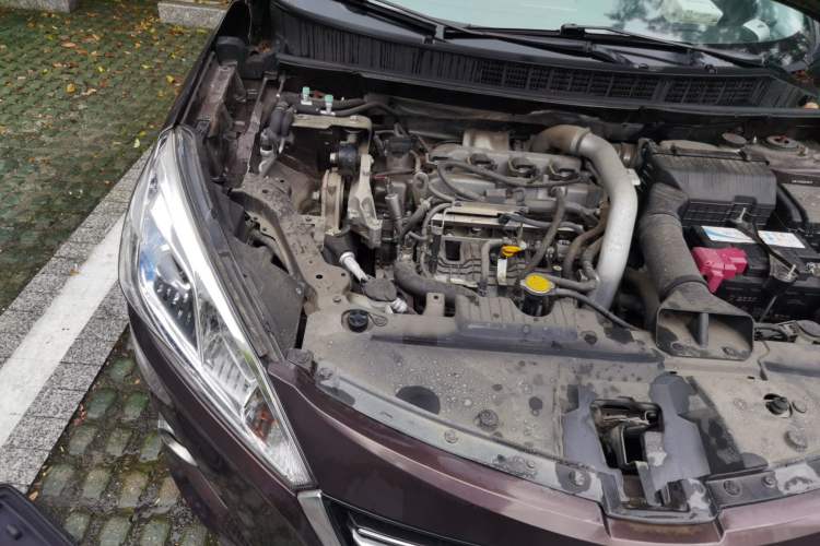 Used Luxgen U6 SUV 2016 1.8T Style Value Model Engine Bay Right