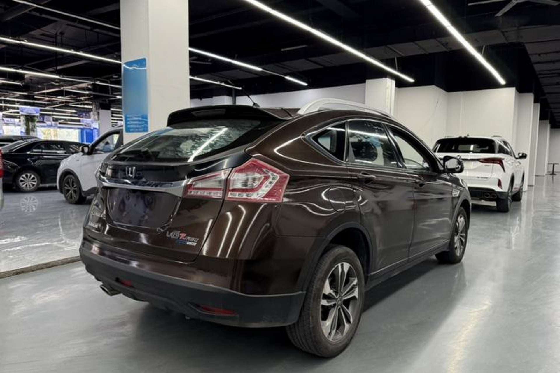 Used Luxgen U6 SUV 2016 1.8T Style Value Model Exterior 5