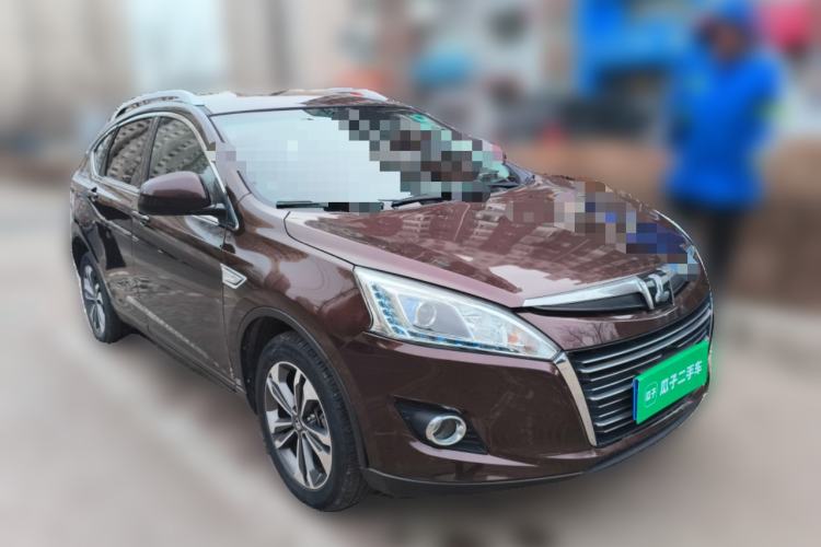 Used Luxgen U6 SUV 2016 1.8T Style Value Model Front Right 45 Deg