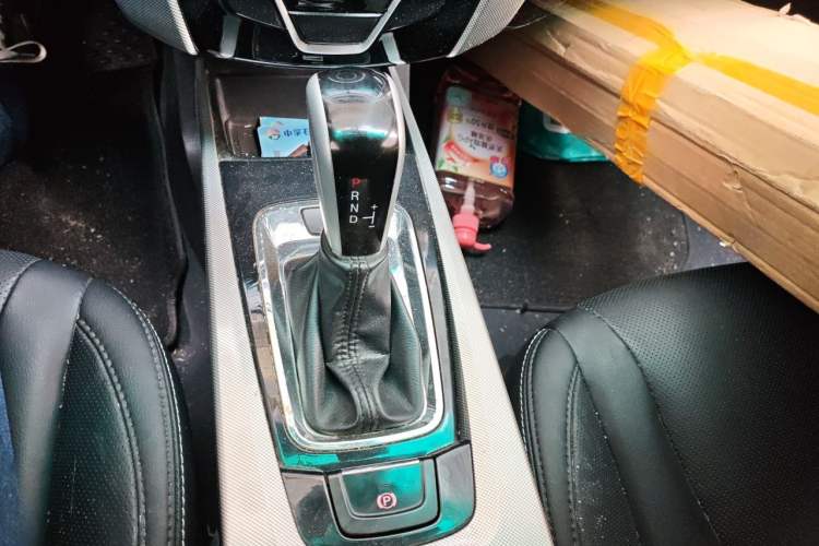 Used Luxgen U6 SUV 2016 1.8T Style Value Model Gear Lever