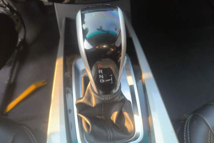 Used Luxgen U6 SUV 2016 1.8T Style Value Model Gear Lever