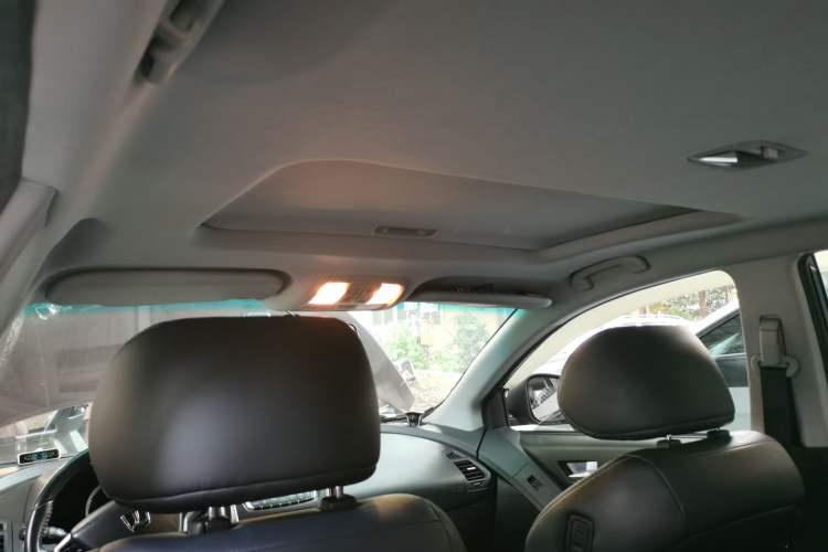 Used Luxgen U6 SUV 2016 1.8T ZhiZun Model Headliner