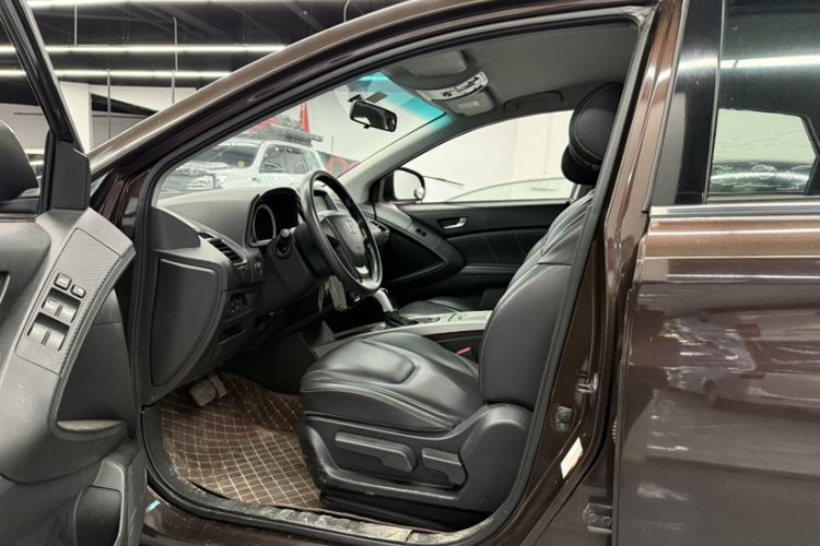 Used Luxgen U6 SUV 2016 1.8T Style Value Model Interior 3