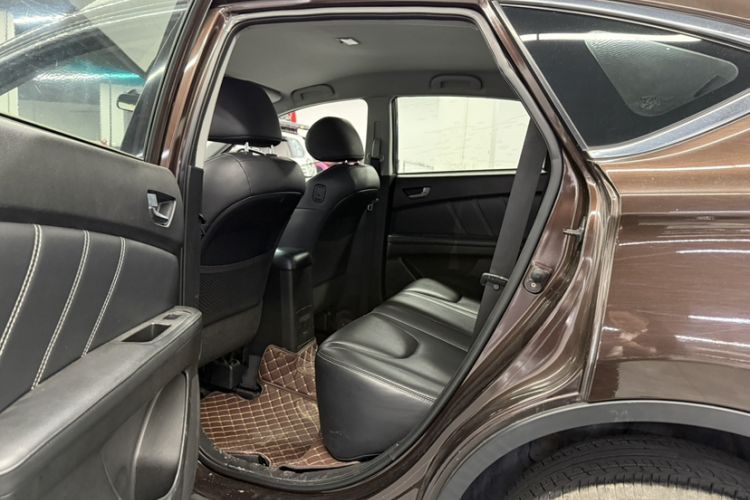 Used Luxgen U6 SUV 2016 1.8T Style Value Model Interior 4