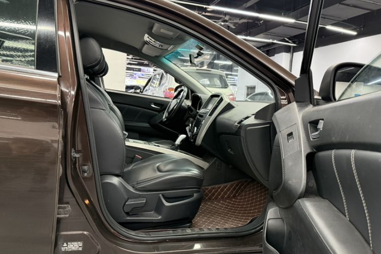 Used Luxgen U6 SUV 2016 1.8T Style Value Model Interior 6