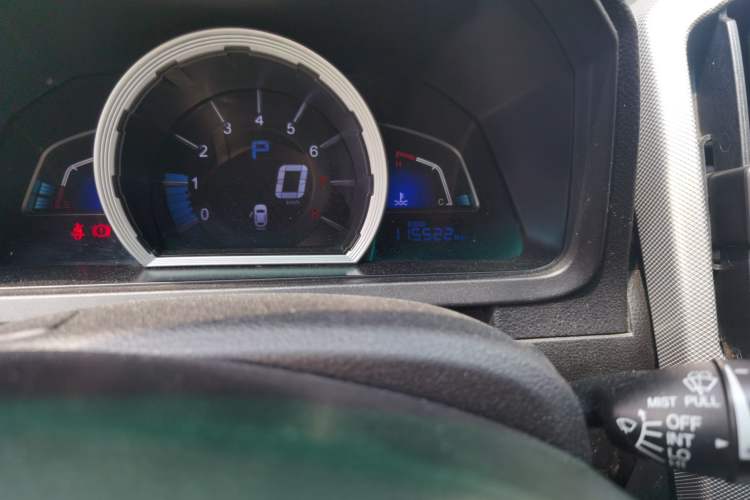 Used Luxgen U6 SUV 2016 1.8T Style Value Model Odometer Close Up