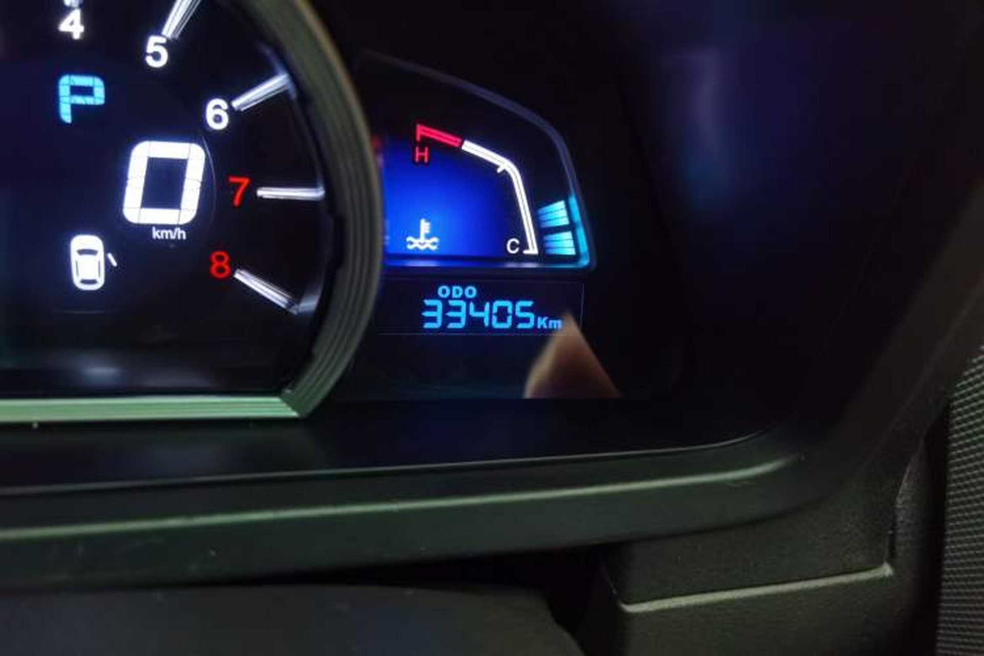 Used Luxgen U6 SUV 2016 1.8T Style Value Model Odometer Close Up