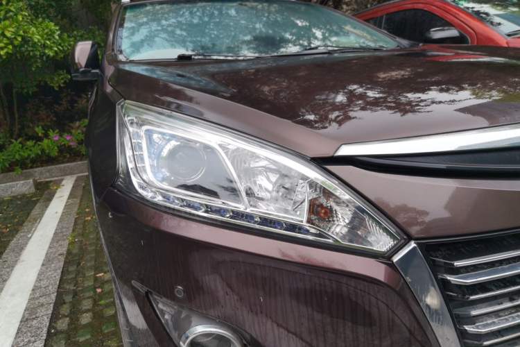 Used Luxgen U6 SUV 2016 1.8T Style Value Model Right Front Headlight