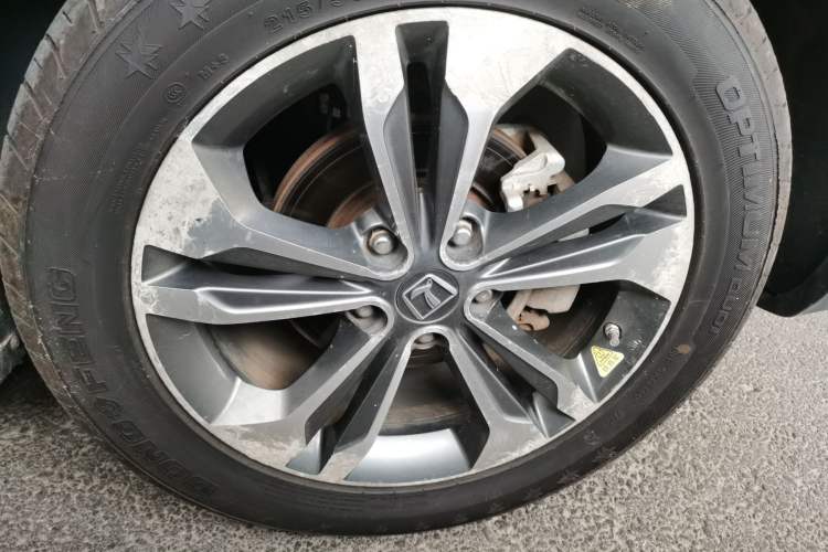 Used Luxgen U6 SUV 2016 1.8T ZhiZun Model Right Front Wheel Hub