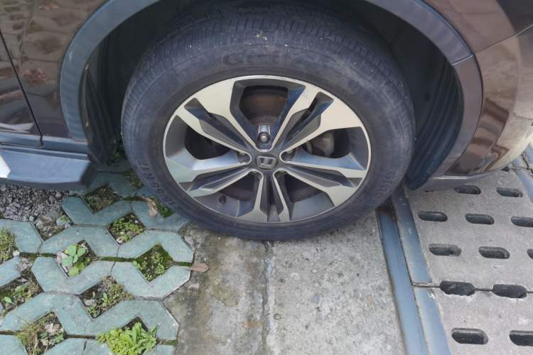 Used Luxgen U6 SUV 2016 1.8T Style Value Model Right Front Wheel Hub