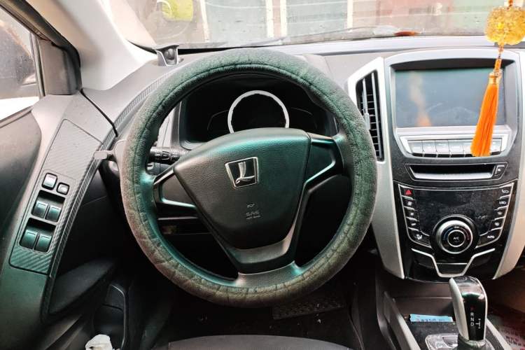 Used Luxgen U6 SUV 2016 1.8T Style Value Model Steering Wheel
