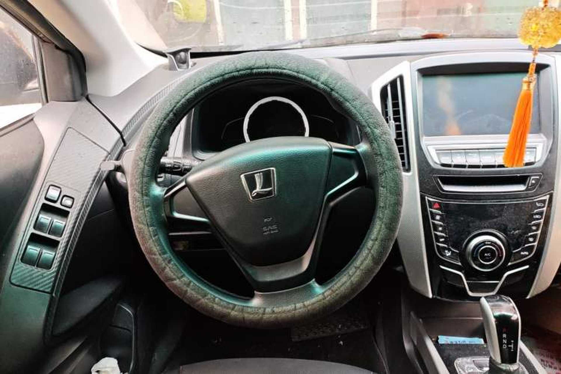 Used Luxgen U6 SUV 2016 1.8T Style Value Model Steering Wheel