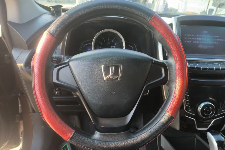 Used Luxgen U6 SUV 2016 1.8T Style Value Model Steering Wheel