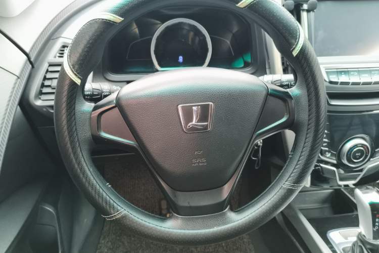 Used Luxgen U6 SUV 2016 1.8T Style Value Model Steering Wheel