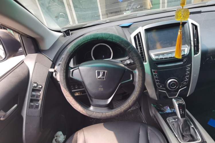 Used Luxgen U6 SUV 2016 1.8T Style Value Model Steering Wheel