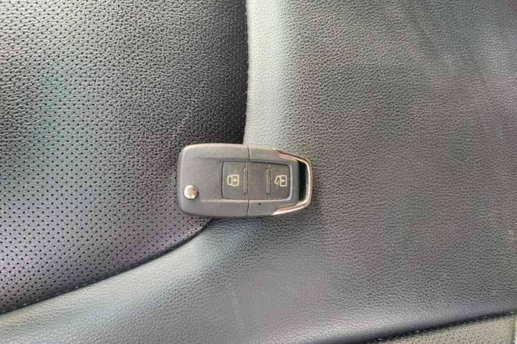 Used Luxgen U6 SUV 2016 1.8T Style Value Model Vehicle Key