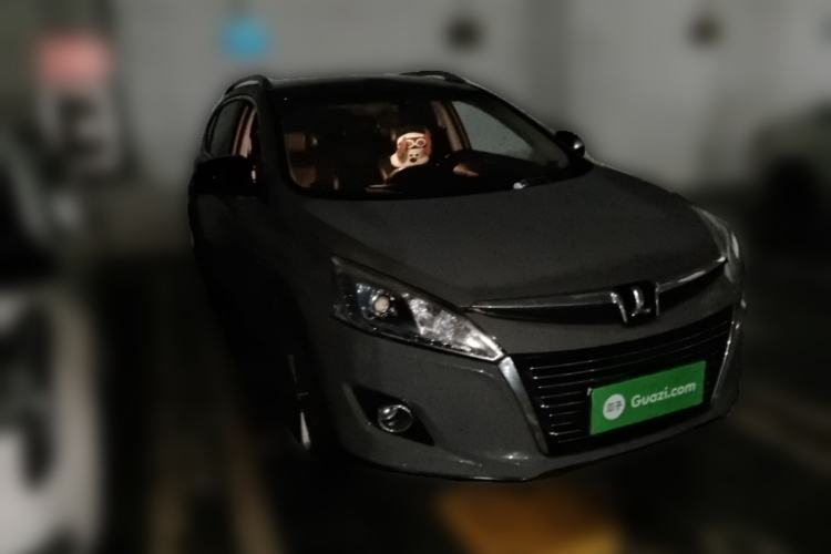 Used Luxgen U6 SUV 2016 1.8T Style Value Model Front Right 45 Deg