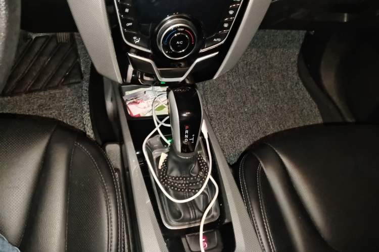 Used Luxgen U6 SUV 2016 1.8T Style Value Model Gear Lever