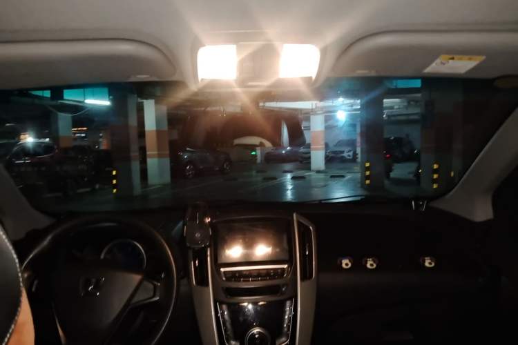 Used Luxgen U6 SUV 2016 1.8T Style Value Model Headliner