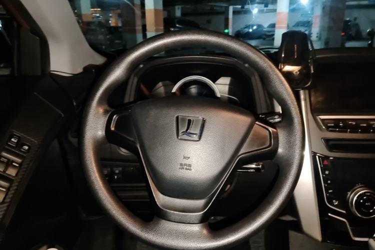 Used Luxgen U6 SUV 2016 1.8T Style Value Model Steering Wheel