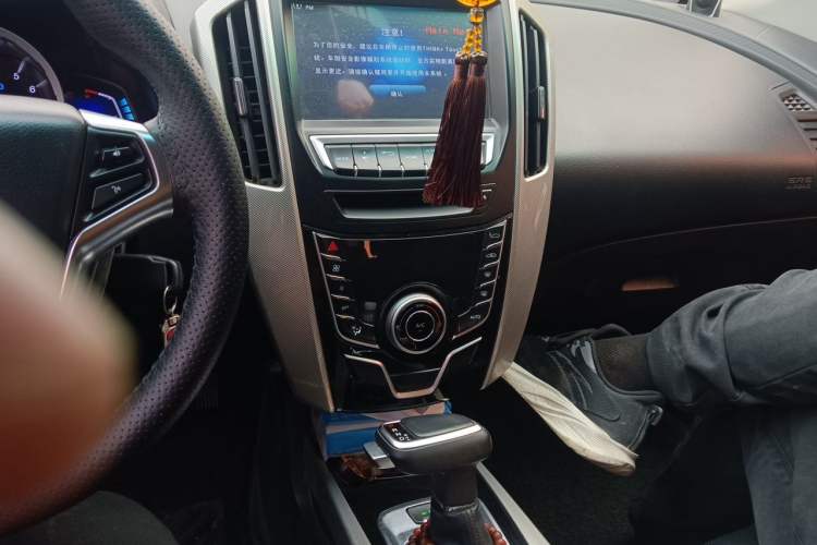 Used Luxgen U6 SUV 2016 1.8T Style Value Model Audio And AC Panel